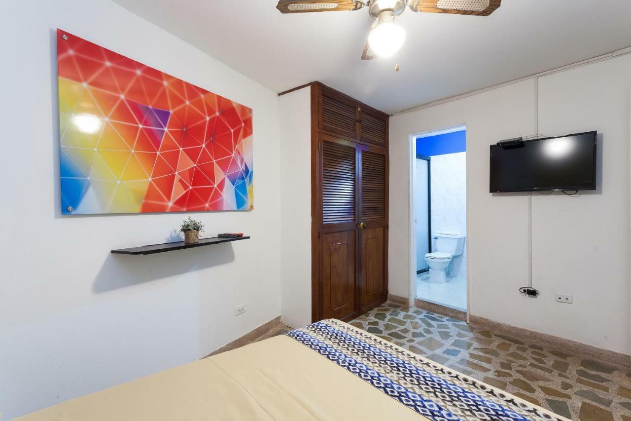 Apartamentos Amoblados Jg De La 70 Μεντεγίν Εξωτερικό φωτογραφία