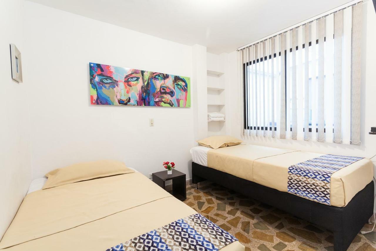 Apartamentos Amoblados Jg De La 70 Μεντεγίν Εξωτερικό φωτογραφία