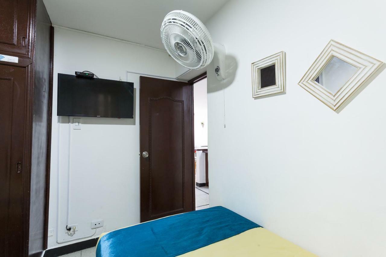 Apartamentos Amoblados Jg De La 70 Μεντεγίν Εξωτερικό φωτογραφία