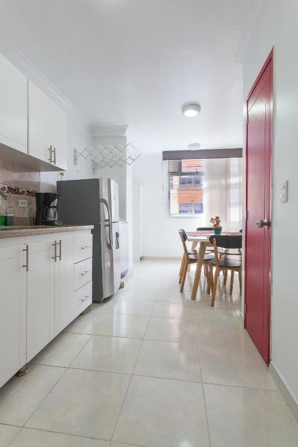 Apartamentos Amoblados Jg De La 70 Μεντεγίν Εξωτερικό φωτογραφία